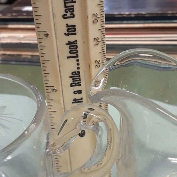 Crysyal etched cream & sugar set. - Picture 5 of 7